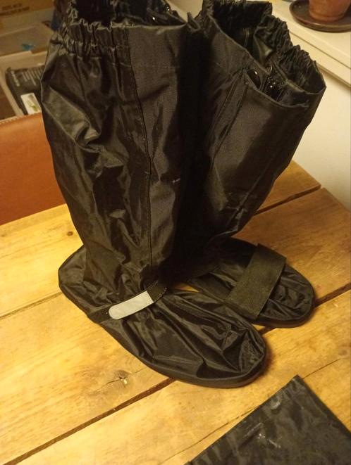 Tucano Urbano- schoenenhoes / overlaarzen - maat 44 - 45, Caravans en Kamperen, Regenkleding, Zo goed als nieuw, Regenjas, Ophalen of Verzenden