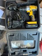 Accuboormachine met 3 accu’s en oplader, Doe-het-zelf en Verbouw, Gereedschap | Boormachines, Ophalen, Gebruikt, Variabele snelheid