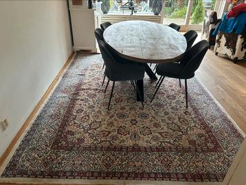 Perzisch tapijt wit rood roze  beschikbaar voor biedingen