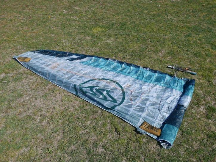 Flysurfer soul 2 - 12 m2 met bar, Watersport en Boten, Kitesurfen, Gebruikt, Kite, 12 m², Geen board, Ophalen of Verzenden