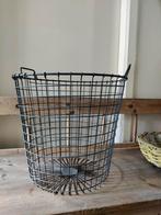 Grote draadmand., Huis en Inrichting, Woonaccessoires | Schalen en Manden, Ophalen of Verzenden, Gebruikt