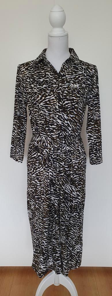 Norah zebraprint jurk mt 38. Beige, groen en zwart., Kleding | Dames, Jurken, Zo goed als nieuw, Maat 38/40 (M), Beige, Onder de knie