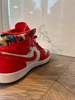 Nike Air Jordan 1 Mid SE Barcelona Rood nieuw, Kleding | Dames, Schoenen, Nike, Nieuw, Ophalen of Verzenden, Sneakers of Gympen