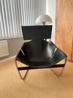 Pierre Paulin, zwart leer met RVS frame, Huis en Inrichting, Stoelen, Ophalen, Zwart, Klassieker uit 60er jaren, Zo goed als nieuw