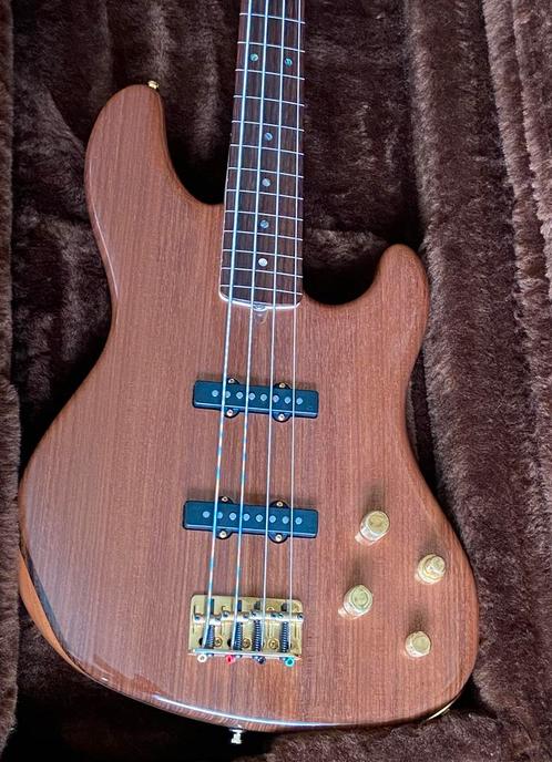 Fender Victor Bailey Fretless, Muziek en Instrumenten, Snaarinstrumenten | Gitaren | Bas, Zo goed als nieuw, Elektrisch, Fretloos