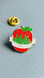 Vintage Top Apple Pie Pin, Verzamelen, Speldjes, Pins en Buttons, Ophalen of Verzenden, Gebruikt, Stad of Land, Speldje of Pin