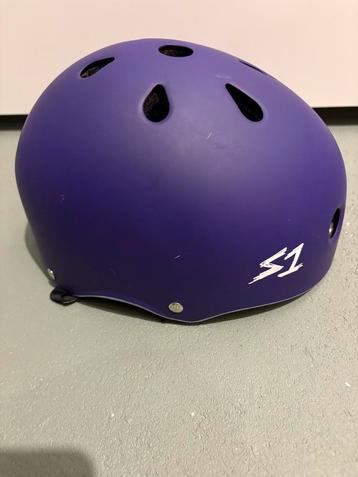 Paarse Skateboard Helm - S1 maat xl zgan beschikbaar voor biedingen