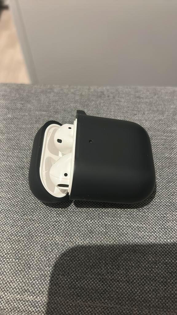 Apple Airpods (1st generation), Telecommunicatie, Mobiele telefoons | Oordopjes, Gebruikt, In oorschelp (earbud), Bluetooth, Ophalen of Verzenden