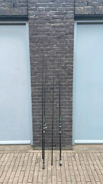 2x karperhengel met 1 molen beschikbaar voor biedingen