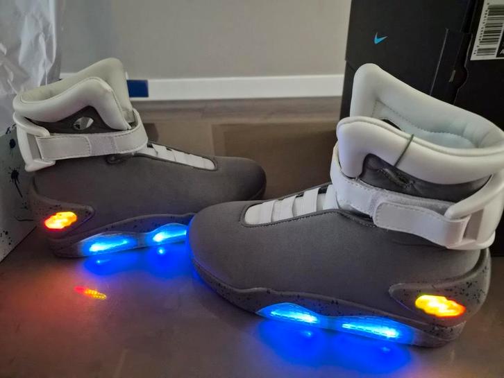 Nike Mag – Universal Studios Edition –Back to the Future 42, Kleding | Heren, Schoenen, Nieuw, Overige typen, Overige kleuren
