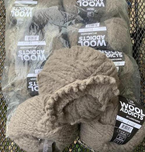 9 bollen wooladdicts trust lang yarns, kleur taupe, Hobby en Vrije tijd, Breien en Haken, Zo goed als nieuw, Breien of Haken, Wol of Garen