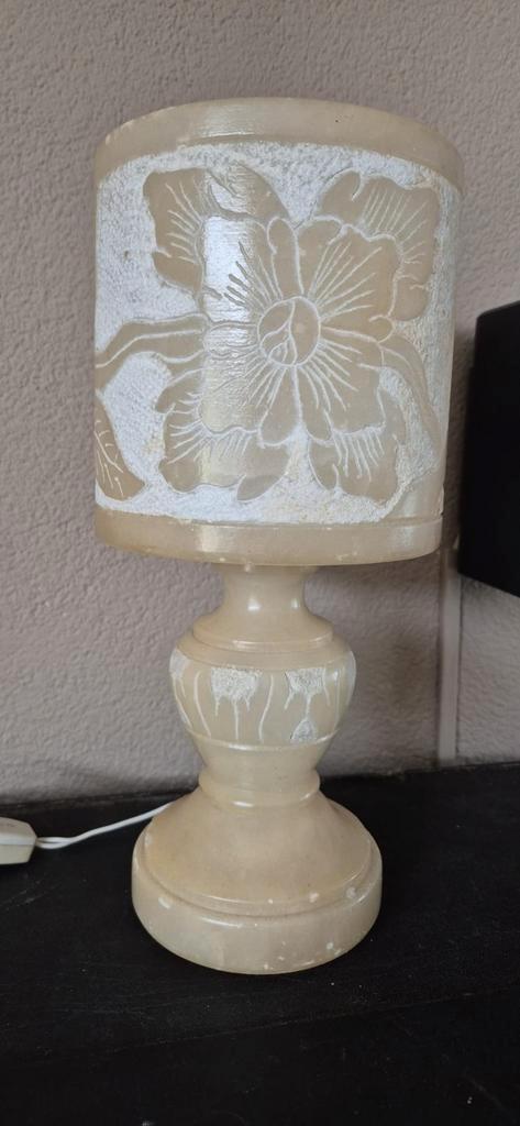 Albast Stenen Lamp met Bloemmotief, Huis en Inrichting, Lampen | Tafellampen, Gebruikt, Minder dan 50 cm, Overige materialen, Ophalen of Verzenden