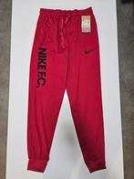 Nike F.C. Trainingsbroek Heren - Nieuw met kaartje, Nike, Nieuw, Ophalen of Verzenden, Rood