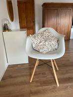 Wit kuipstoeltje met houten poten (niet gebruikt), Ophalen, Zo goed als nieuw, Wit
