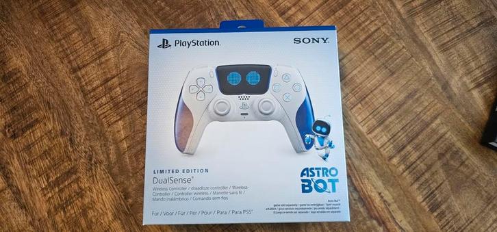 Astro bot limited DualSense controller SEALED!!!, Spelcomputers en Games, Spelcomputers | Sony PlayStation Consoles | Accessoires