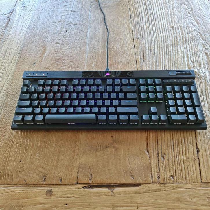Corsair K70 RGB PRO Cherry MX Brown mechanisch toetsenbord, Computers en Software, Toetsenborden, Zo goed als nieuw, Qwerty, Bedraad