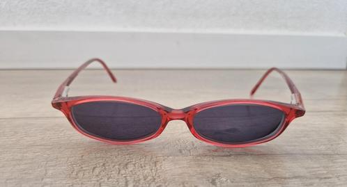 Zonnebril vintage retro rood sirjohn sir john frame, Sieraden, Tassen en Uiterlijk, Zonnebrillen en Brillen | Dames, Zonnebril