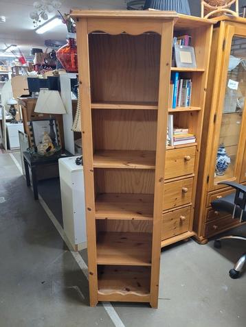 Grenen boekenkast diepte 35, breedte 45 hoogte 170cm beschikbaar voor biedingen
