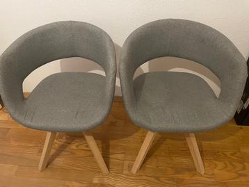 Set van 2 eetkamerstoelen beschikbaar voor biedingen