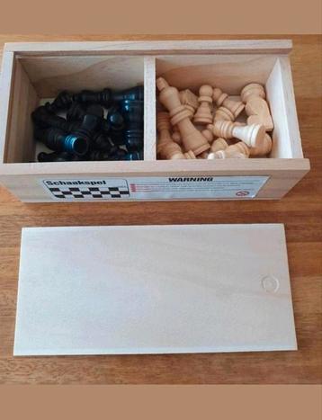 Schaakstukken, schaken beschikbaar voor biedingen