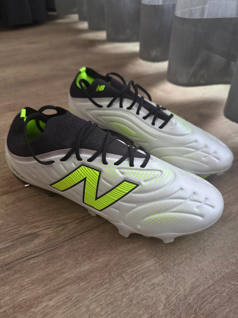Voetbalschoenen new balance, Sport en Fitness, Voetbal, Maat XS of kleiner, Schoenen, Nieuw, Ophalen of Verzenden