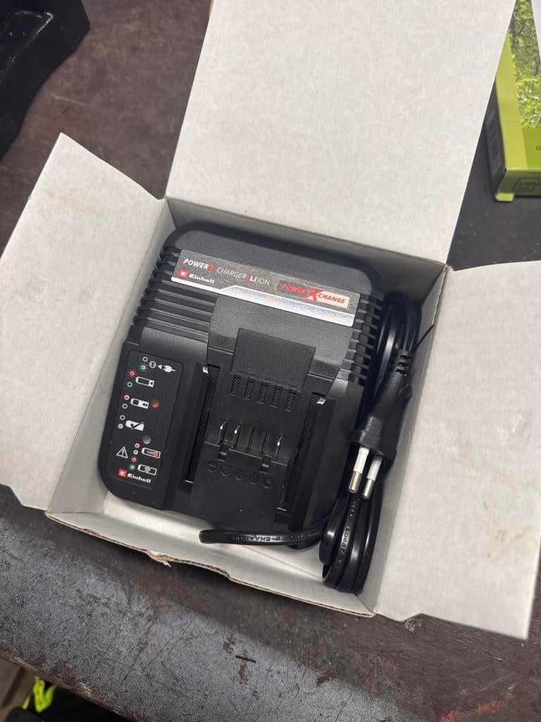 Nieuwe Einhell Power X-Change Li-Ion Oplader, Ophalen of Verzenden, Nieuw