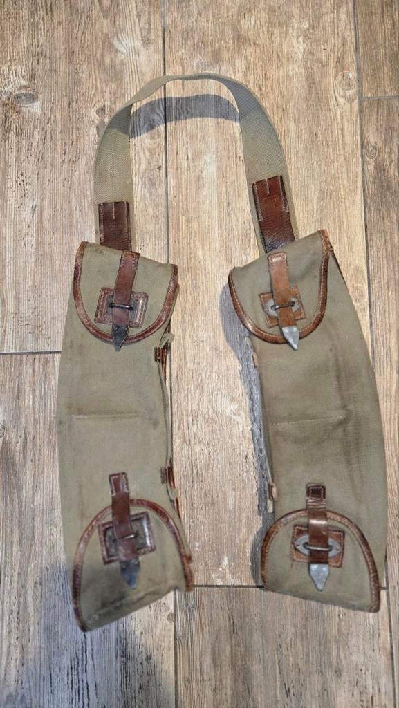Duitse WO2 MG13 Bandolier, Ophalen of Verzenden, Landmacht, Nederland