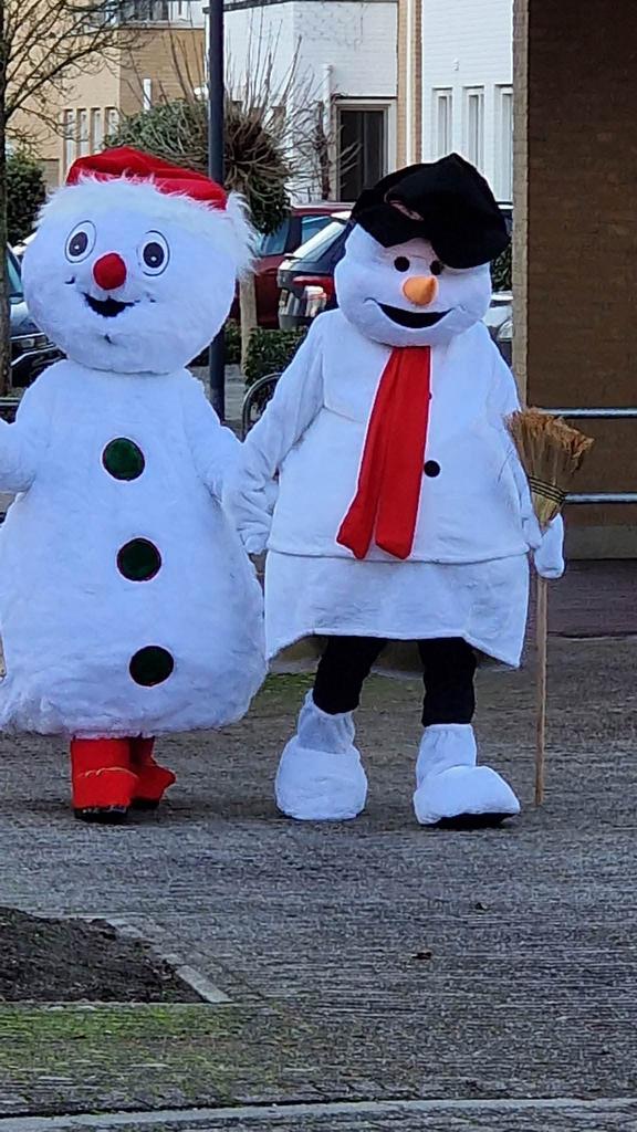 2 nieuwe kerst sneeuwpoppen kostuums Vlokje en sneeuwman, Ophalen, Nieuw, Pak of Jurk