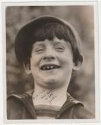 Foto jongen met sproeten opdracht Jackie Hoo-Ray, Verzenden