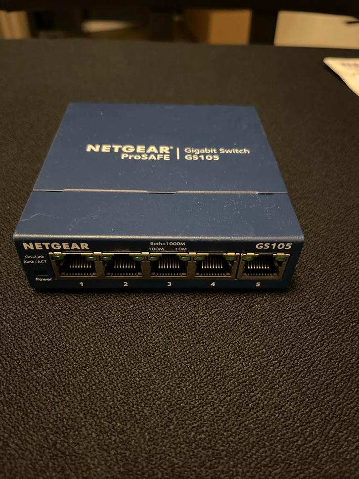Netgear ProSAFE Gigabit Switch GS105 - 5-poorts, Computers en Software, Netwerk switches, Zo goed als nieuw, Ophalen of Verzenden
