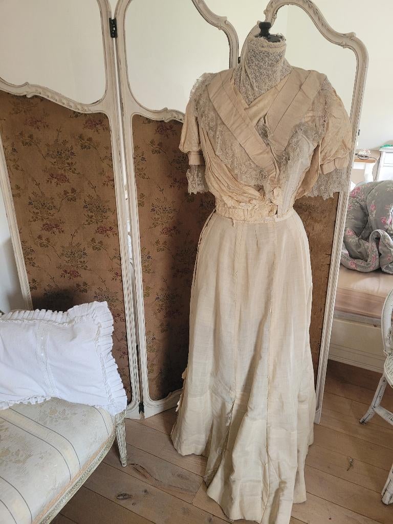 Antieke Victoriaanse kleding op paspop set prijs 125, Antiek en Kunst, Antiek | Kleding en Accessoires, Ophalen of Verzenden, Dames