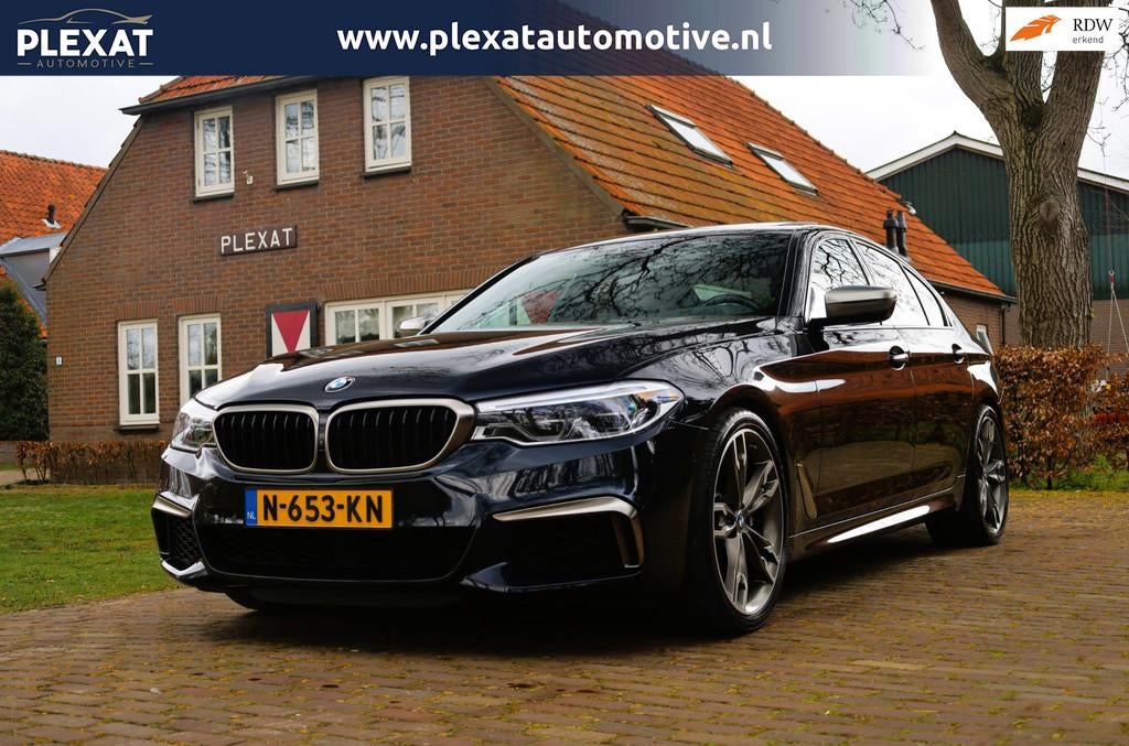 BMW 5-serie M550i xDrive High Executive Aut. | Schuif-Kantel, Auto's, BMW, Automaat, Gebruikt, 2000 kg, 4395 cc