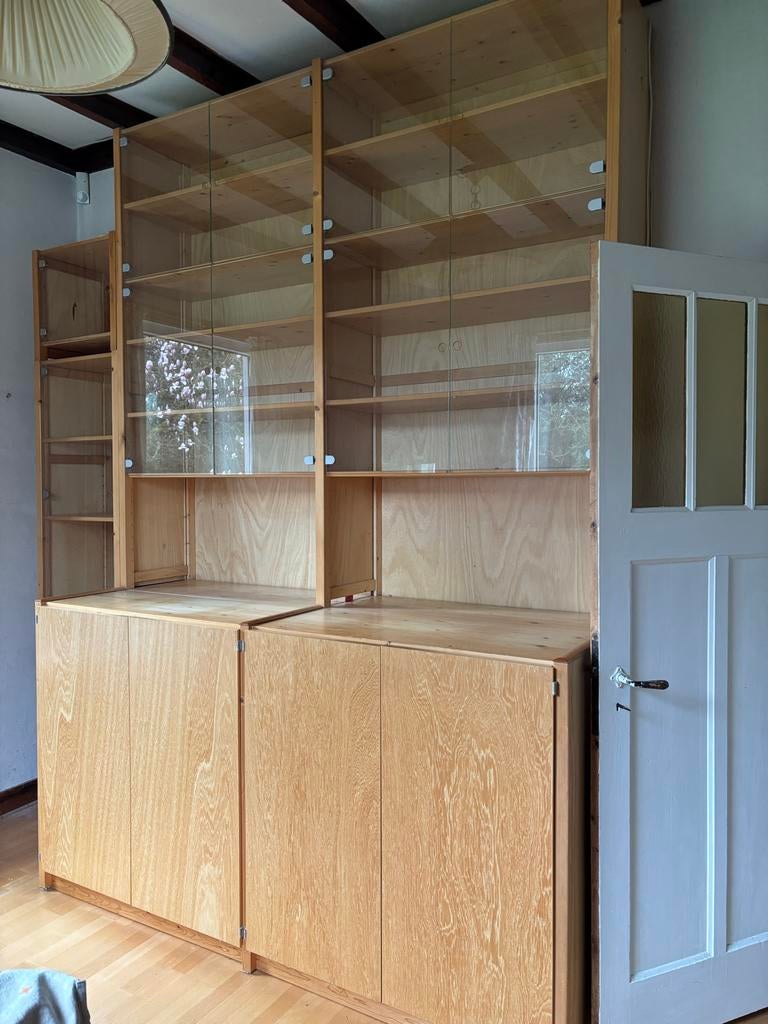 Lundia: Houten boekenkast met glazen deuren en lades, Ophalen, Gebruikt, 200 cm of meer, 75 cm of meer