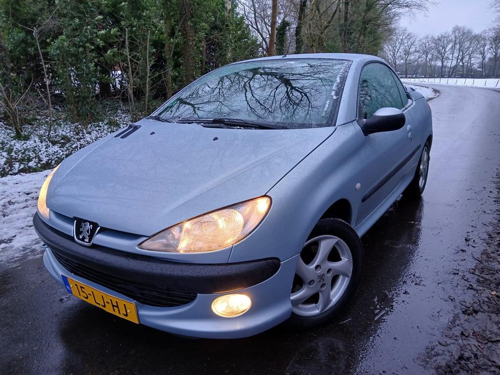 Peugeot 206 CC 1.6-16V, Auto's, Peugeot, Bedrijf, Te koop, Airbags, Centrale vergrendeling, Elektrische buitenspiegels, Elektrische ramen
