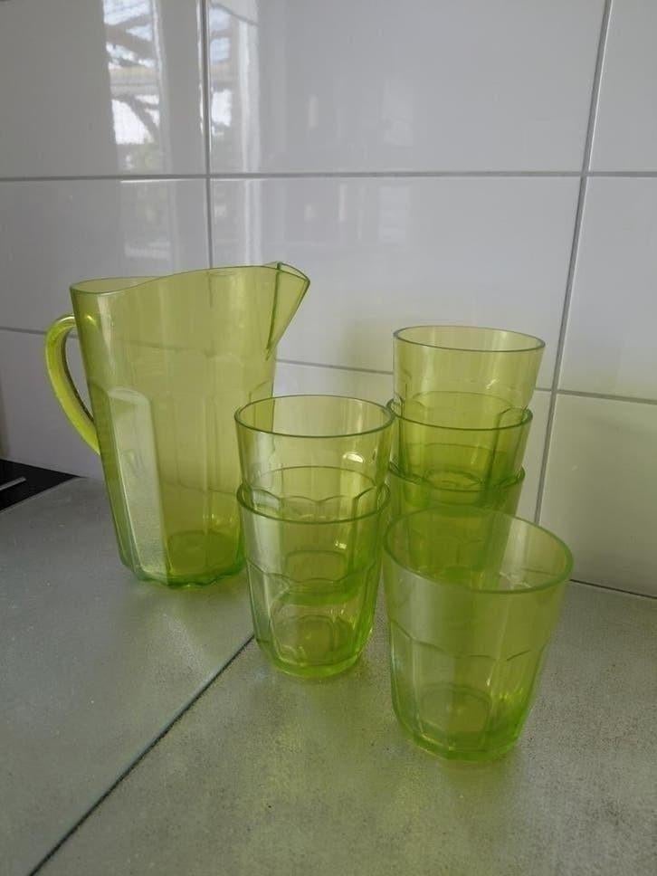 Jamie Oliver duurzaam kunststof schenkkan + 6 glazen/bekers, Ophalen of Verzenden, Gebruikt, Overige materialen, Compleet servies