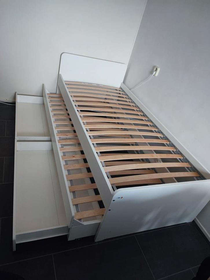 IKEA Släkt bedframe met uitschuifbaar onderbed, Huis en Inrichting, Slaapkamer | Bedden, Ophalen