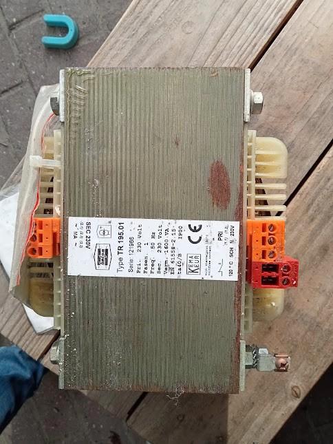 veiligheidstrafo / scheidingstrafo / Medische transformator, Doe-het-zelf en Verbouw, Elektra en Kabels, Nieuw, Overige typen