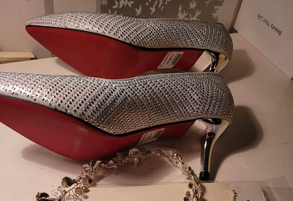 ZGAN Pumps Trouwschoen Mt 37 Zilver grijs Glitter gala rood, Kleding | Dames, Schoenen, Ophalen of Verzenden, Zo goed als nieuw
