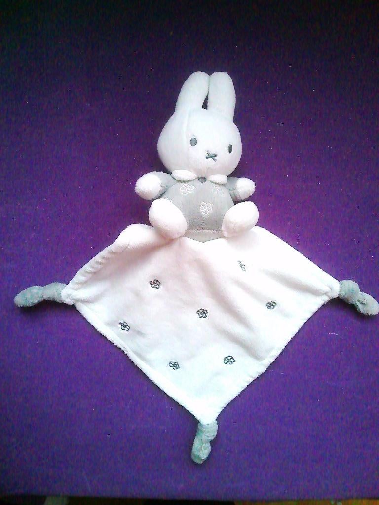 TIAMO Knuffeldoekje KONIJN NIJNTJE UIT 2015 **Nieuw**, Kinderen en Baby's, Nijntje, Ophalen of Verzenden, Met label, Tiamo