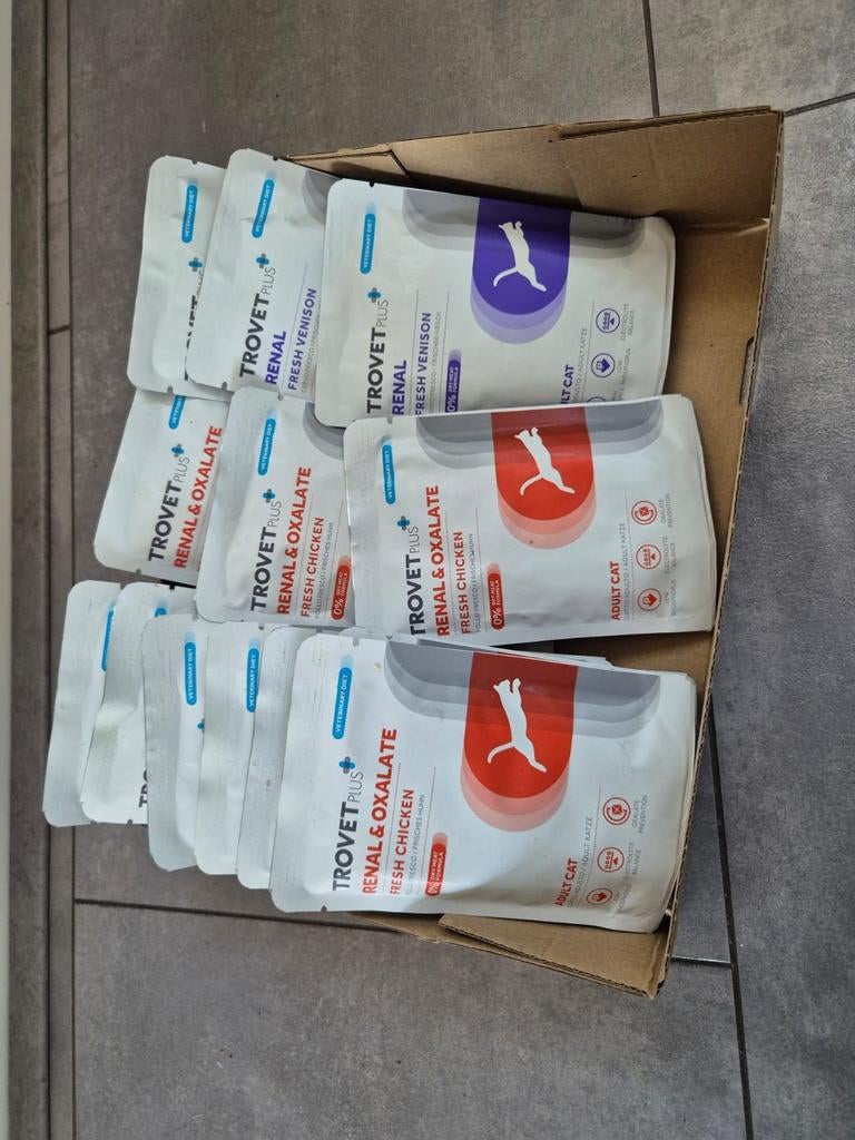 Katten voeding, speciaal voer/nier voeding, purina/ trovet, Ophalen, Kat