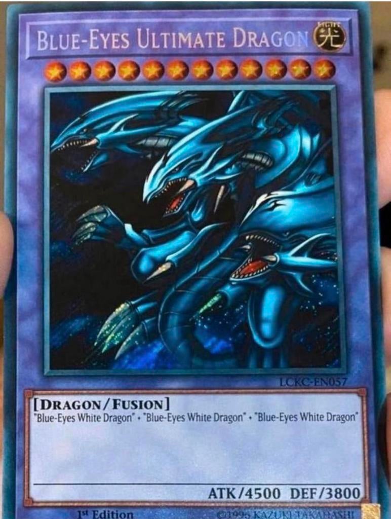 Yu-Gi-Oh! Blue Eyes Ultimate Dragon LCKC 1st Edition !, Hobby en Vrije tijd, Verzamelkaartspellen | Yu-gi-Oh!, Ophalen of Verzenden
