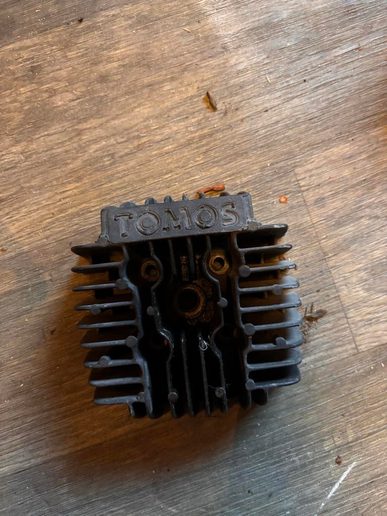 Originele Tomos onderdelen: Zadel en Cilinderkop, Ophalen, Gebruikt, Zadel, Tomos