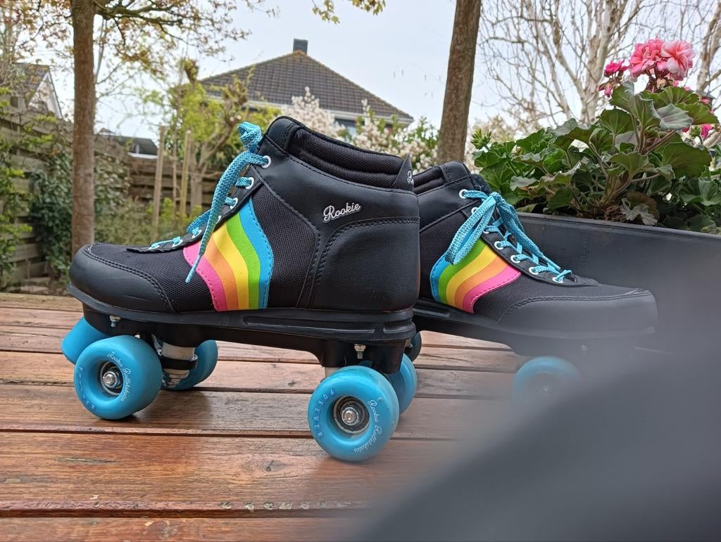 Rolschaatsen Rookie Forever Rainbow V2 maat 40,5, Kinderen en Baby's, Speelgoed | Buiten | Rolschaatsen, Ophalen