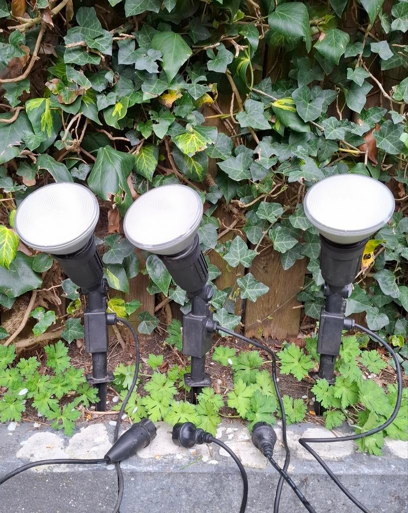 Tuinspot, prikspot(3x) met 1,5 meter snoer. Merk Nova, Tuin en Terras, Buitenverlichting, Ophalen of Verzenden, Netvoeding, Minder dan 50 watt
