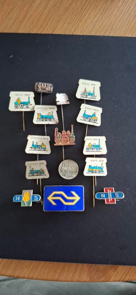 14 historische trein speldjes, Ophalen of Verzenden
