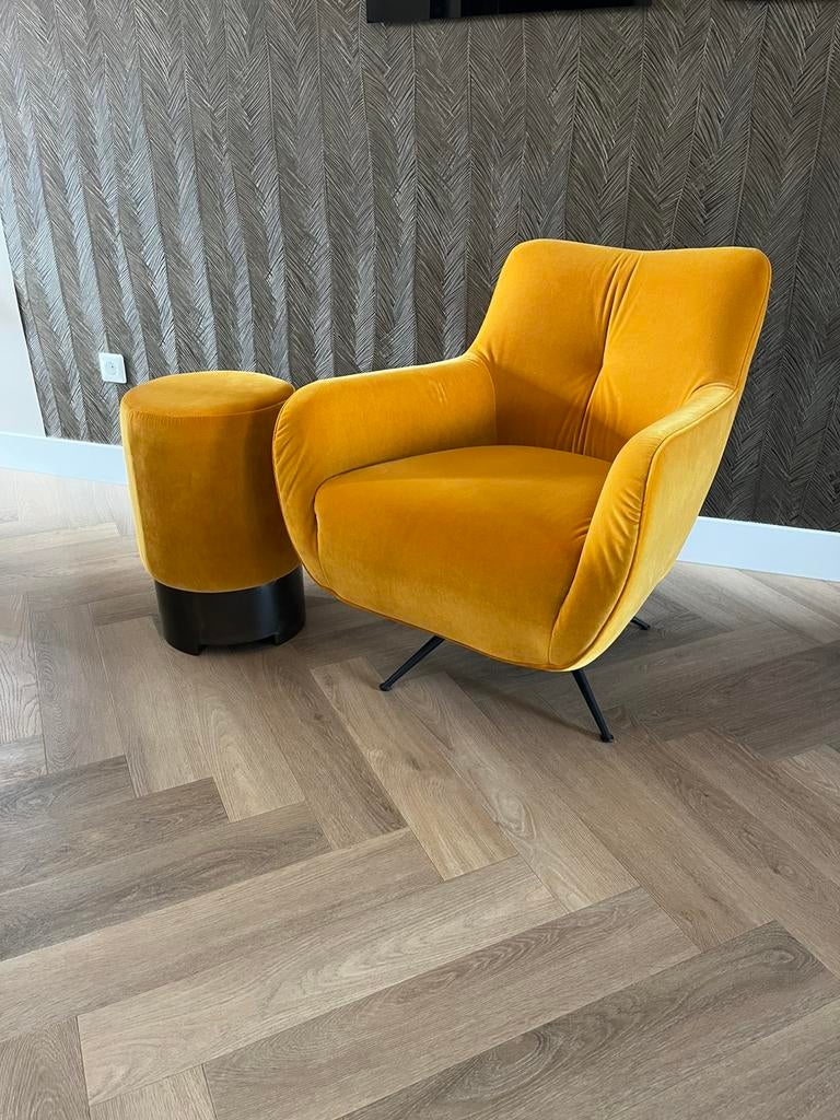 Nieuwe Design fauteuil van Prominent. Velvet oaker, Ophalen, 75 tot 100 cm, Zo goed als nieuw, Stof