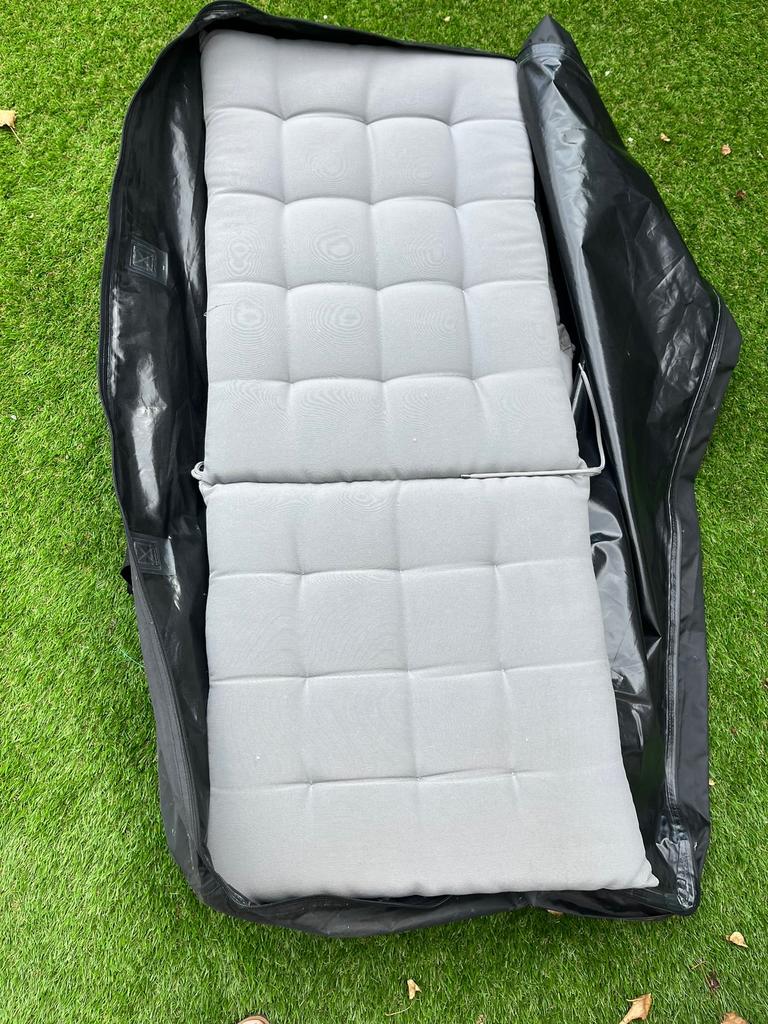 4 grijze tuinkussens IKEA incl. opbergtas, Ophalen