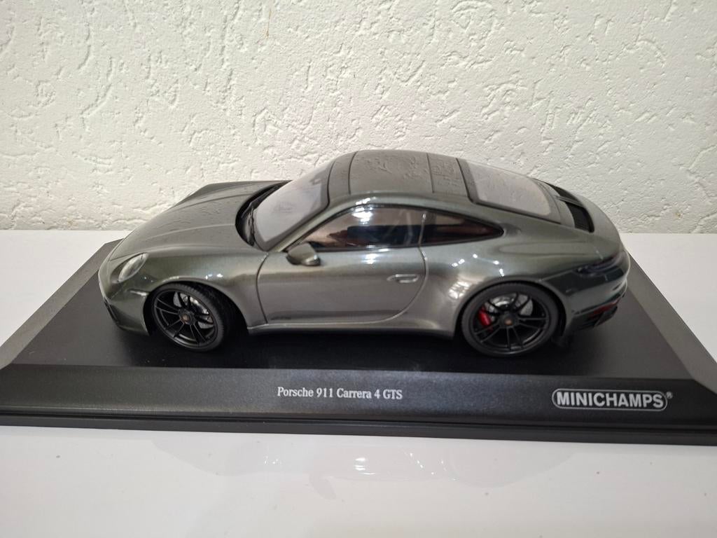 Minichamps Porsche 911 (992) Carrera 4 GTS 1:18, Minichamps, Auto, ., Nieuw