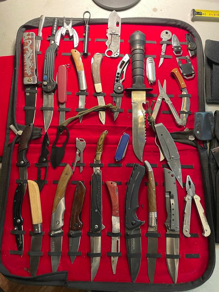 Verzameling messen en multitools en bewaarhoes, Ophalen of Verzenden, Zo goed als nieuw