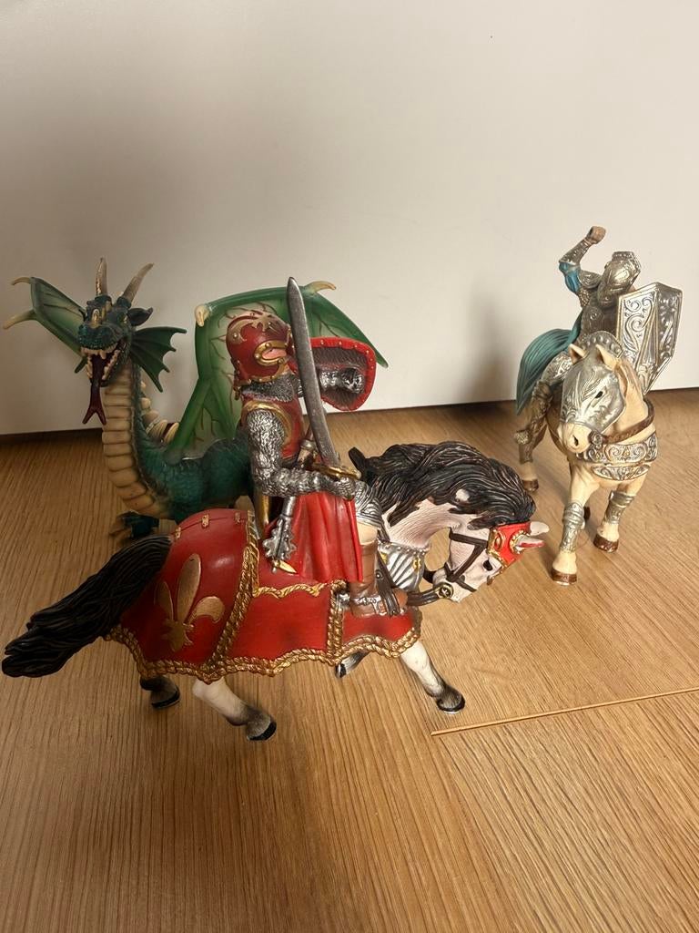 Schleich ridders, paarden en draak, Ophalen of Verzenden, Zo goed als nieuw